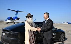 Məşhur hindistanlı yoqin Sadhquru Azərbaycanda səfərdədir - <span style="color:#ff0000">FOTO</span>
