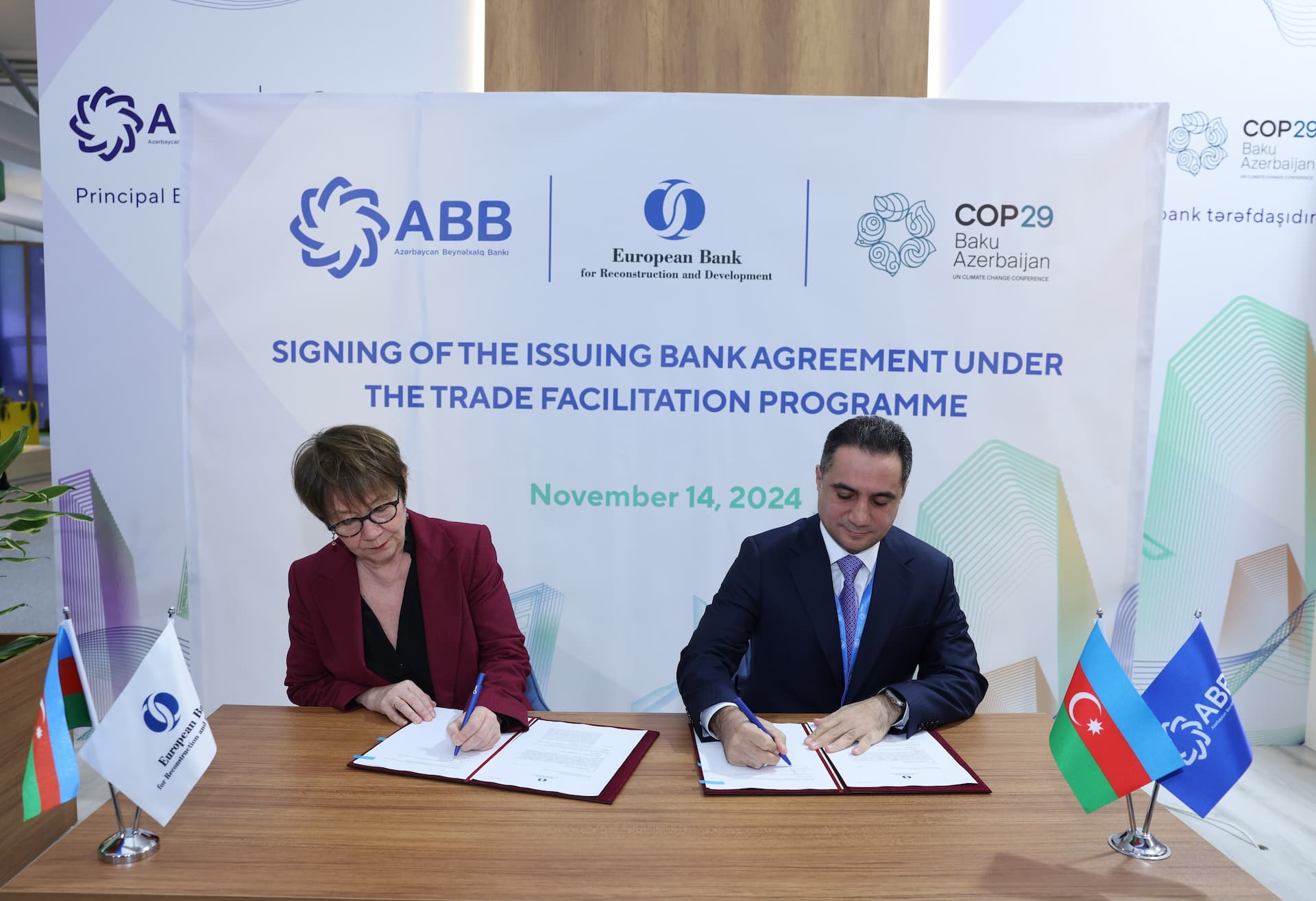 ABB ilə Avropa Yenidənqurma və İnkişaf Bankı arasında 50 milyon dollarlıq anlaşma imzalandı! -<span style="color:#ff0000"> FOTO</span>