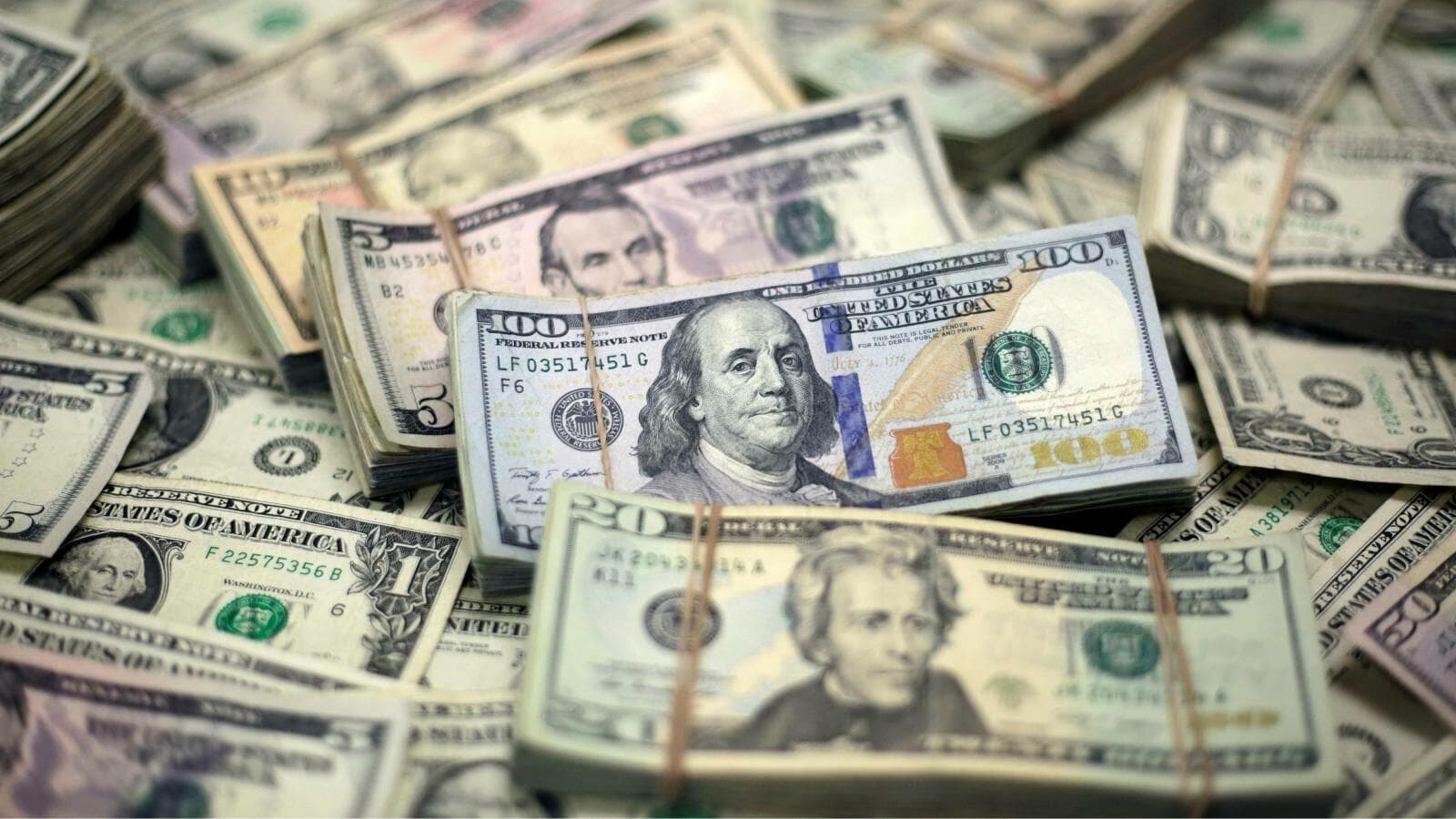 Dollar bu qiymətə satılacaq - <span style="color:#ff0000">MƏZƏNNƏ</span>