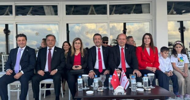 Kuzey Kıbrıs Türk Cümhuriyyətində müstəqillik bayramı - <span style="color:#ff0000"><b>FOTOLAR</b></span>