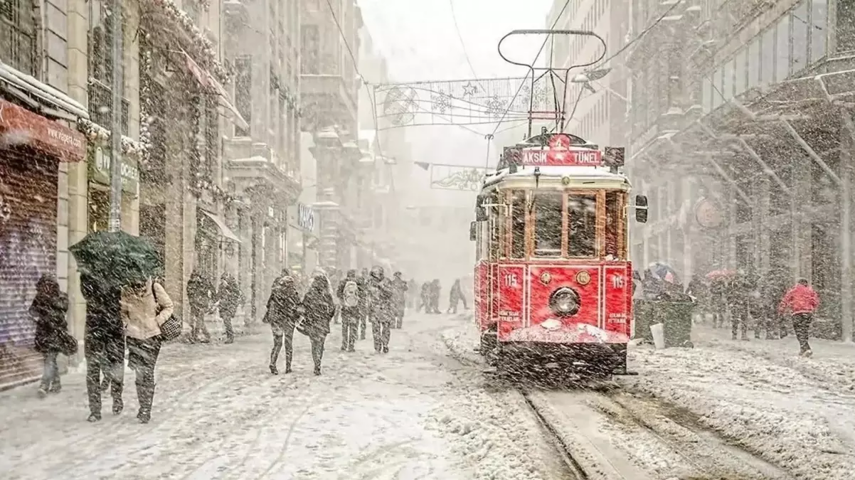 İstanbul ağ örpəyə büründü - <span style="color:#ff0000">FOTOLAR</span>