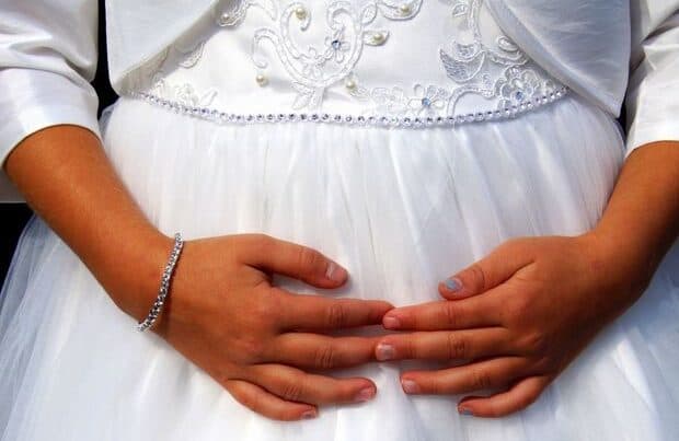Azərbaycanda 12 yaşlı qızı zorla ərə verdilər - <span style="color:#ff0000"><b>DETALLAR</b></span>