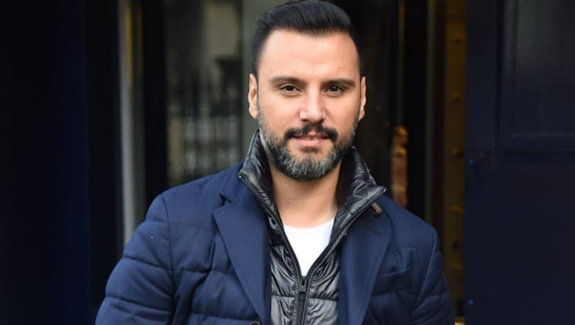 Alişan dostu ilə 30 il əvvəlki fotosunu <span style="color:#ff0000"><b>paylaşdı</b></span>