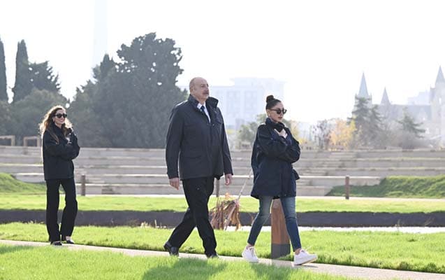 Prezident və ailəsinin Nəbatat Bağında gəzintisi - <span style="color:#ff0000">VİDEO</span>