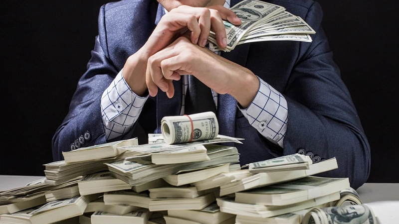İş adamı rüşvət aldı, bir gündə milyardlar itirdi - TƏFƏRRÜAT