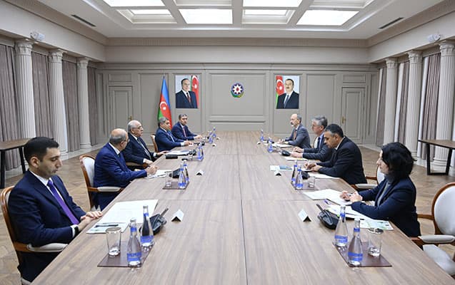 Əli Əsədov İƏİT-in nümayəndə heyəti ilə <span style="color:#ff0000"><b>GÖRÜŞDÜ</b></span>