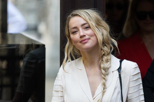 
Amber Herd boşandıqdan sonra ana olmağa hazırlaşır