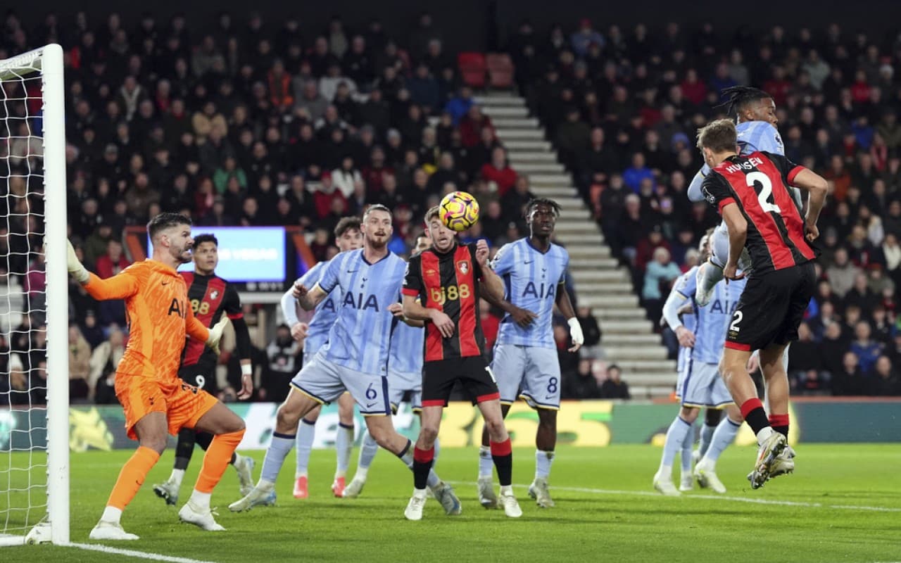 &quot;Tottenhem&quot; &quot;Bornmut&quot;a <span style="color:#ff0000"><b>uduzdu</b></span>