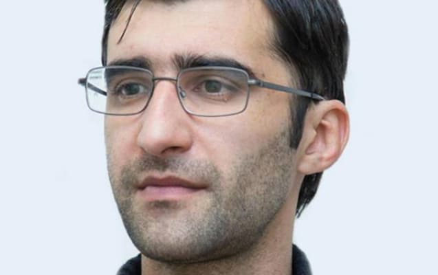 Jurnalist Ramin Deko saxlanıldı - <span style="color:#ff0000">&ldquo;Ölkəyə qanunsuz pul gətirib&rdquo;</span>