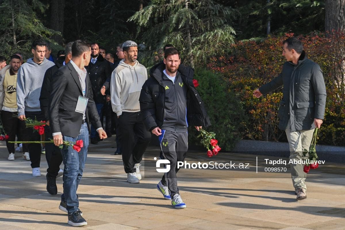 Lionel Messi Ulu Öndər Heydər Əliyevin məzarını ziyarət etdi - <span style="color:#ff0000"><b>FOTOLAR</b></span>