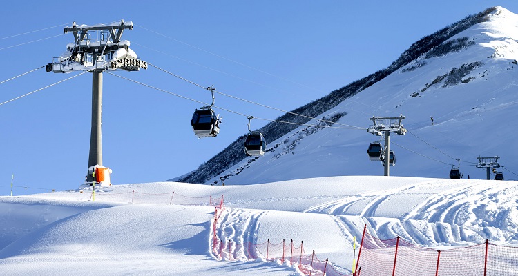 "Şahdağ"da HƏYƏCANLI ANLAR: Attraksionda problem yarandı