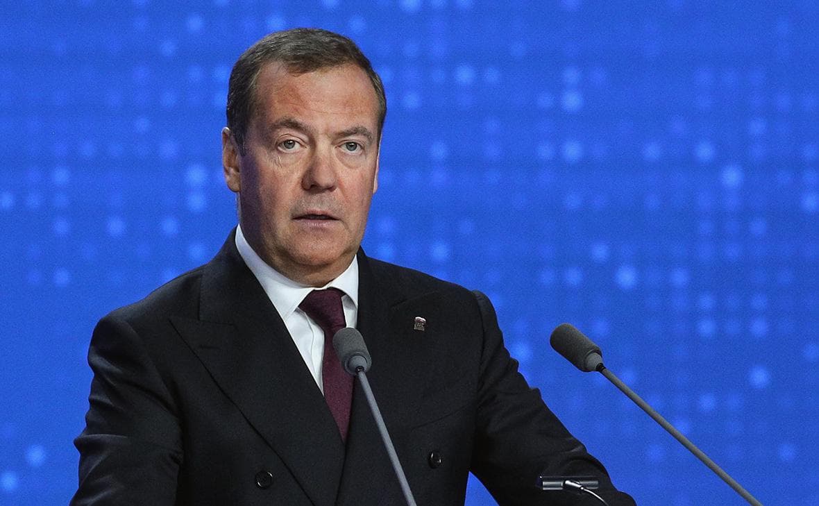&ldquo;Ruslar və ukraynalılar eyni xalqdır&rdquo; -<span style="color:#ff0000"><b> Medvedev</b></span>
