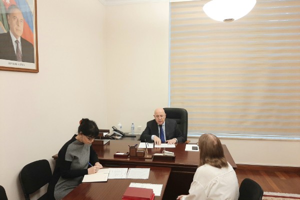 Əhliman Əmiraslanov MM-də vətəndaşları qəbul etdi