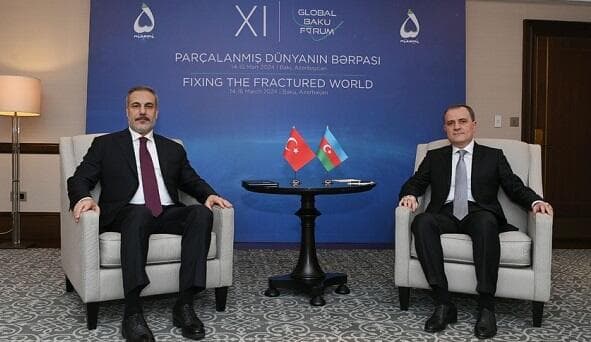 
Ceyhun Bayramov Hakan Fidanla görüşdü