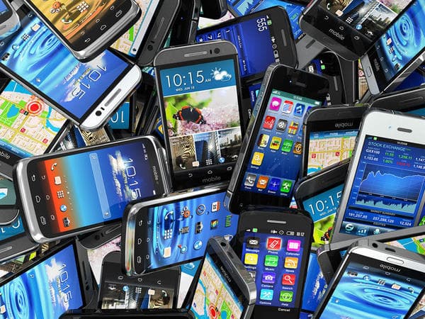 Bu il ən çox satılan telefon <span style="color:#ff0000"><b>MARKALARI - ADLAR</b></span>