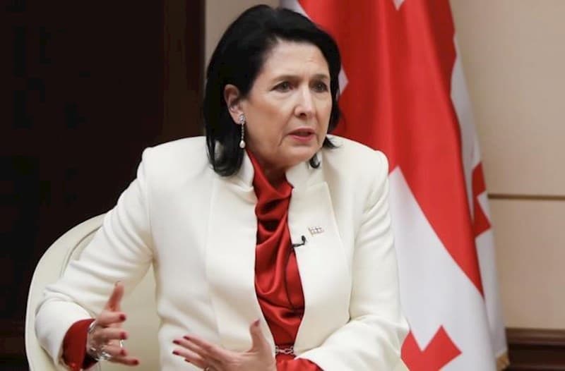 &ldquo;Rusiya bahalı avtomobilləri Gürcüstan vasitəsilə alır&rdquo; - <span style="color:#ff0000"><b>Zurabişvili</b></span>