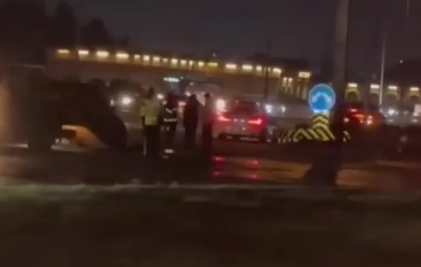 Bakıda lüks avtomobil yanıb kül oldu - VİDEO