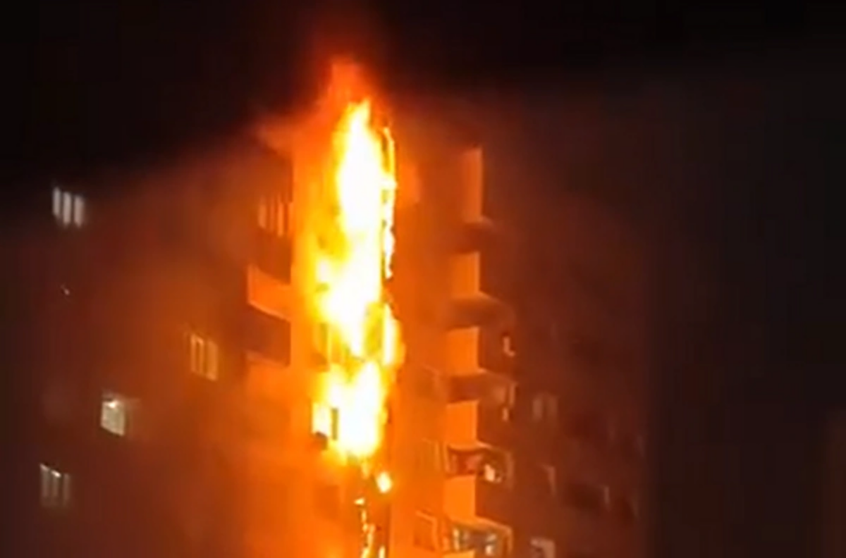 Bakıda yaşayış binasında yanğın oldu