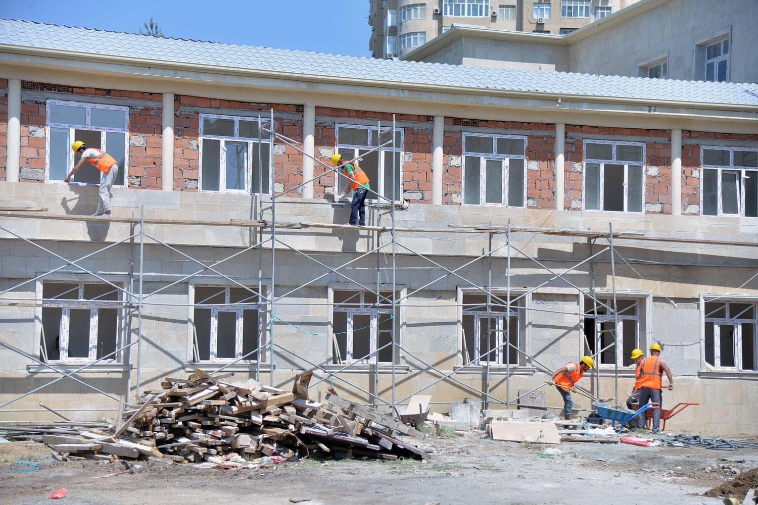 Bu il 27 təhsil müəssisəsinin təmir-tikintisinin başa çatdırılması <b><span style="color:#ff0000">planlaşdırılır</span></b>