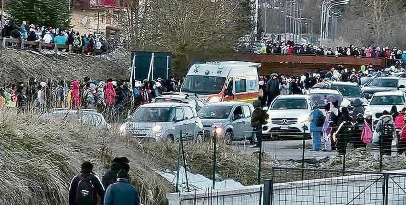 
Minlərlə turist &ldquo;Tik Tok&rdquo; reklamından sonra xizək kurortunu &ldquo;dağıdıb&rdquo;