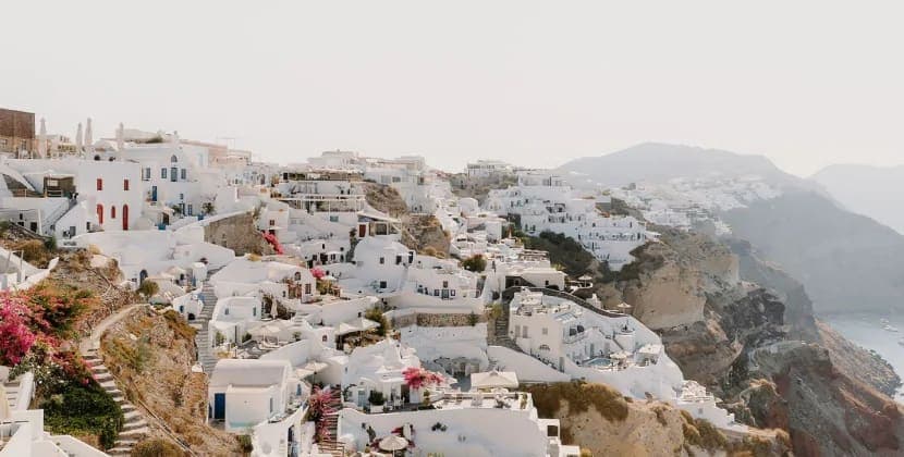 
Santorinidə zəlzələ kabusu bitmir:<span style="color:#ff0000"> Minlərlə yeraltı təkan qeydə alınıb</span>