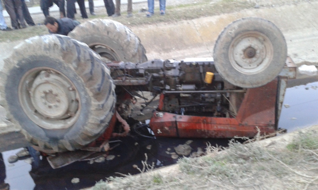 Füzulidə traktorla maşın toqquşdu: azyaşlı öldü