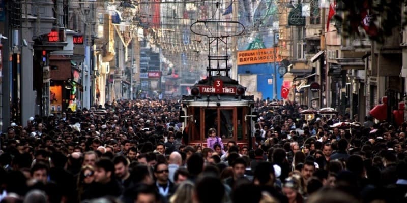 Türkiyə əhalisinin qənaət metodu: <span style="color:#ff0000">Daş-qaş, yatırım...</span>