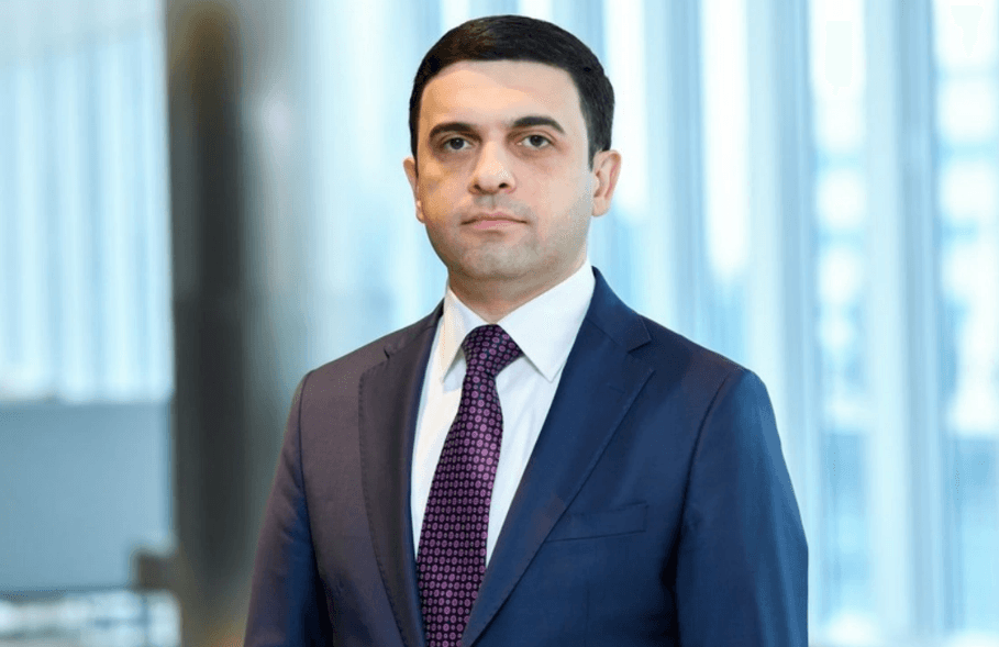 Prezidentin ali xüsusi rütbə verdiyi Emil Qarayev kimdir? - DOSYE