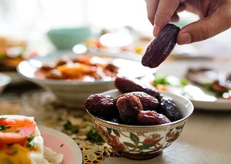 Oruc tutanlar necə qidalanmalıdır? - Dietoloqdan vacib tövsiyələr