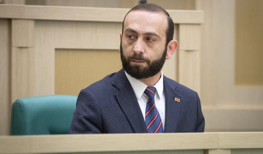 
Mirzoyandan sülh müqaviləsi ilə bağlı<span style="color:#ff0000"> AÇIQLAMA</span>