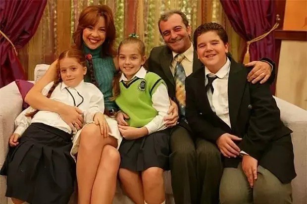 "Sihirli Annem" eyni aktyorlarla yenidən ekrana QAYIDIR - FOTO