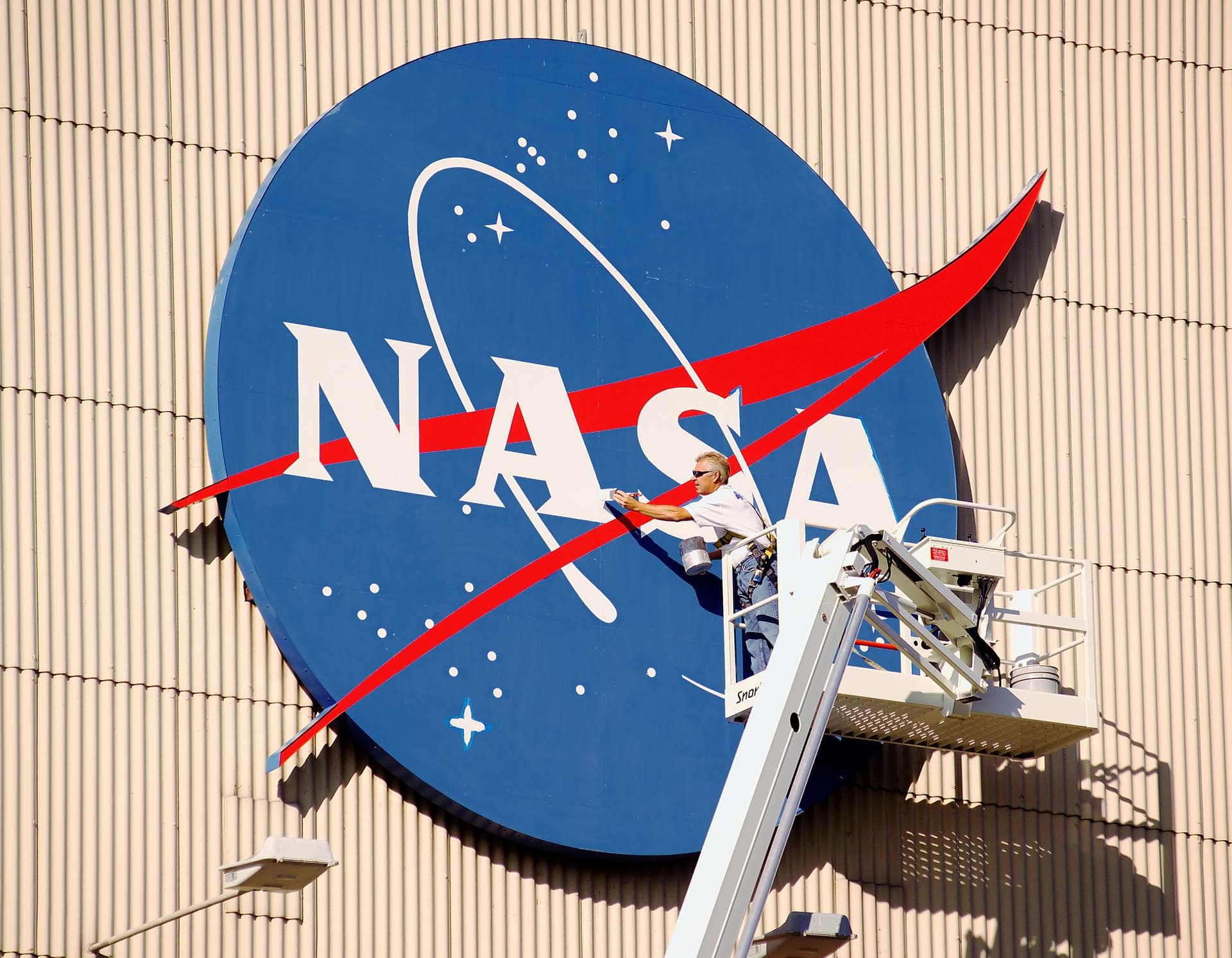 NASA &quot;Qanlı Ay&quot;ın görüntüsünü paylaşdı - <span style="color:#ff0000">FOTO</span>