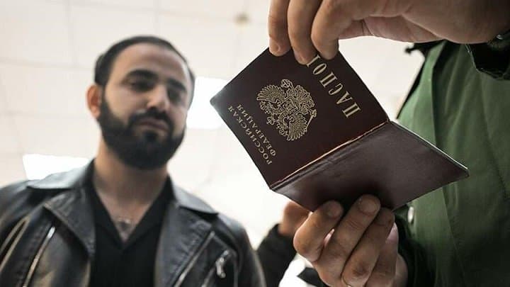 Rusiyanın yeni miqrant siyasəti - <span style="color:#ff0000">Putin onları nə üçün uzaqlaşdırır?</span>