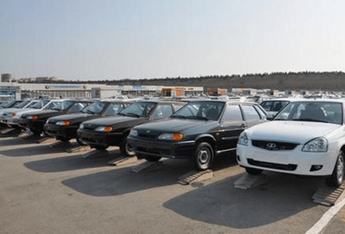 "Maşın bazarı"nda sahibkarlar və işçilər etiraz ediblər - VİDEO