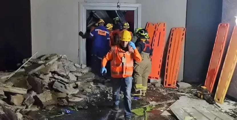 Gecə klubunun damı uçdu: <span style="color:#ff0000"><b>27 nəfər ölüb, insanlar dağıntılar altında qalıb</b></span>