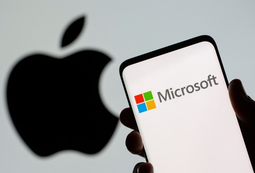 &quot;Apple&quot; öz yerini &quot;Microsoft&quot;a verdi