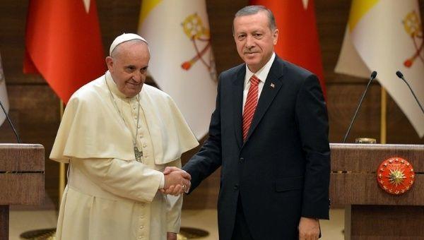 Ərdoğan Papanın vəfatı ilə bağlı başsağlığı verdi