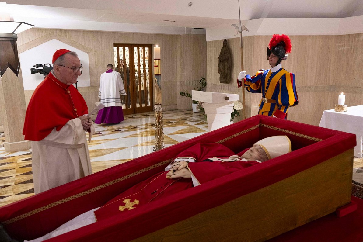 Papa Fransiskin dəfninə qatılacaq liderlərin sayı məlum olub