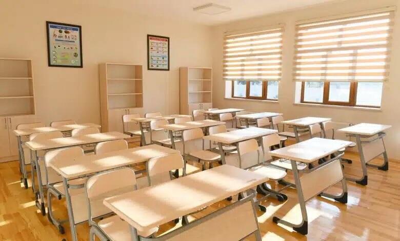 Şagird məktəbə hücum etdi - 6 yaralı var