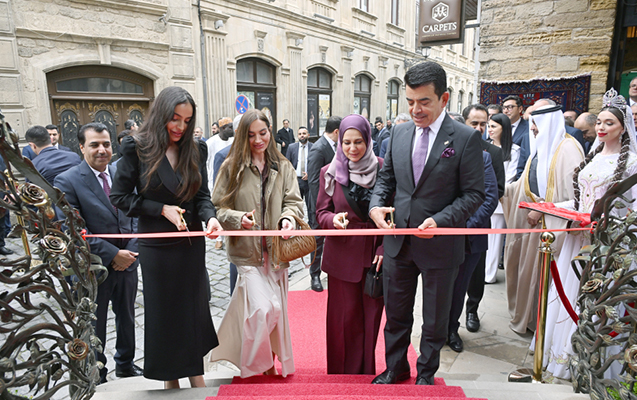Leyla və Arzu Əliyevalar rəsmi açılışda- FOTOLAR
