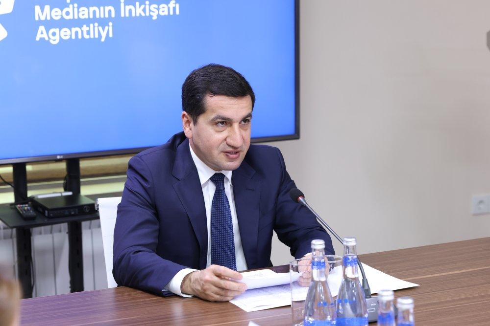 Hikmət Hacıyev media subyektlərinin rəhbərləri ilə görüşdü - FOTO