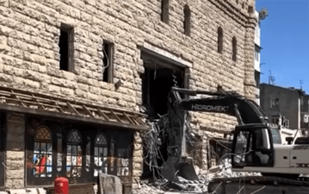 "Şəki" restoranı sökülür- VİDEO