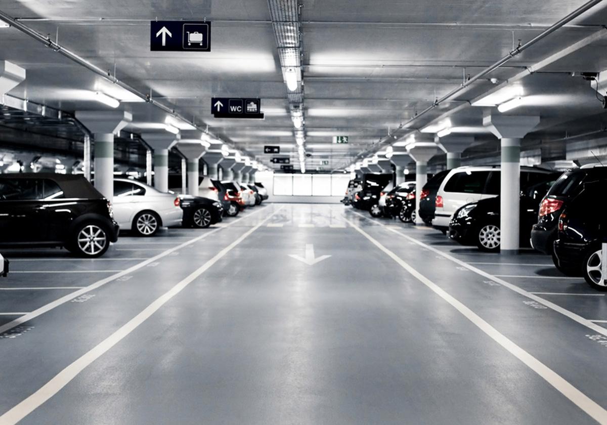 Sakin küçədə, ticarətçi zirzəmidə: Parkinq problemi niyə həll olmur?