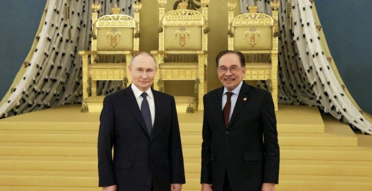 Putinlə Ənvər İbrahim arasında &ldquo;taxt&rdquo; dialoqu - <span style="color:#ff0000">VİDEO - FOTO</span>