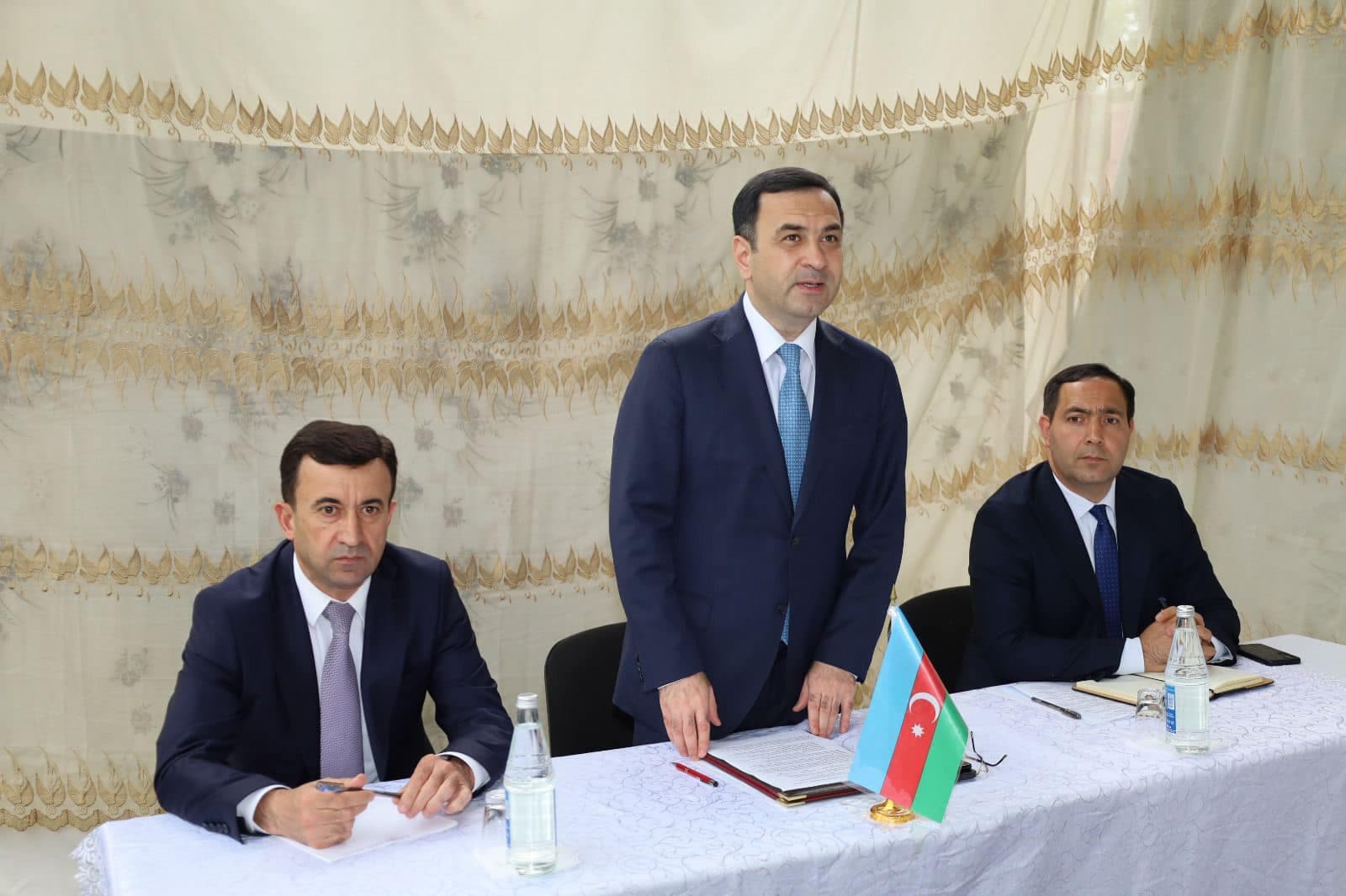 
Nahid Bağırov Kələzeyvə kəndinin sakinləri ilə görüşüb -<span style="color:#ff0000">FOTOLAR</span>