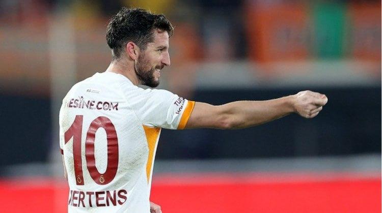 "Qalatasaray"ın futbolçusu vətəninə qayıdır