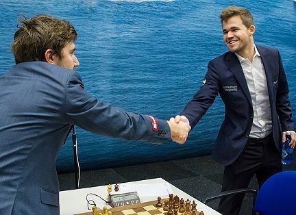 Maqnus Karlsen dünya rekorduna imza atdı