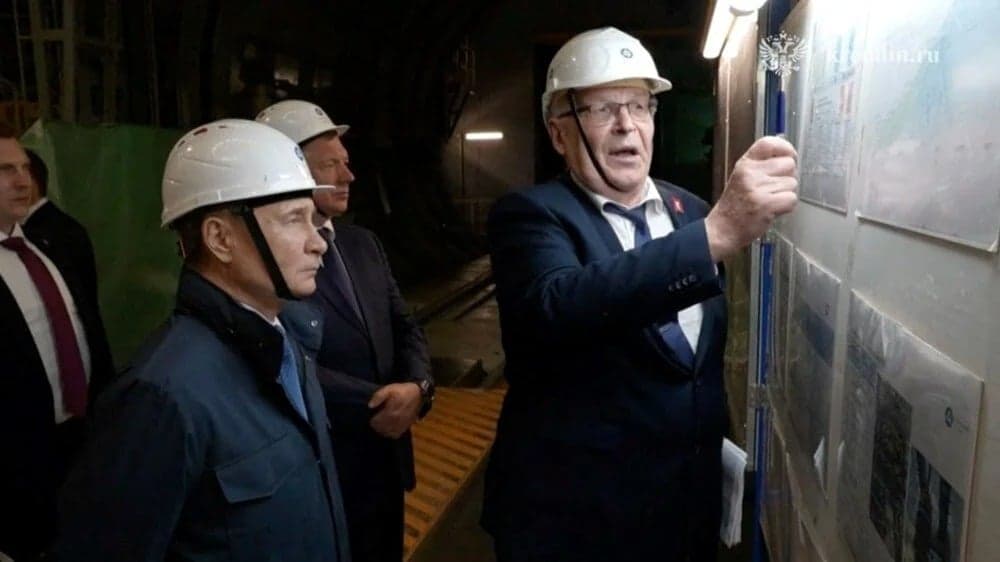 Putinin Kurska diqqətçəkən səfəri: Nüvə stansiyasını gözdən keçirib tapşırıqlar verdi - <span style="color:#ff0000">FOTOLAR</span>