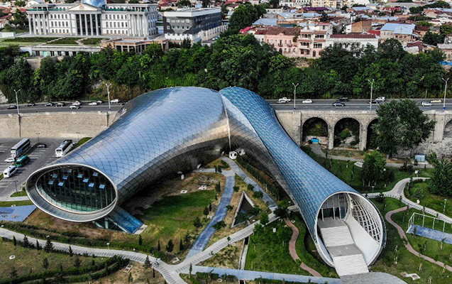 Tbilisidəki bu məşhur tikili söküləcək - FOTO