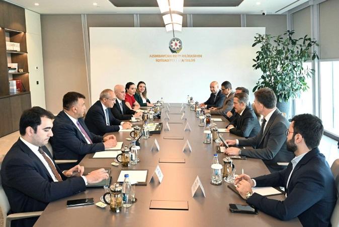 Mikayıl Cabbarov Məhəmməd Əbunəyyan ilə görüşdü